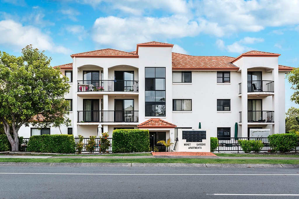 21 25-27 Commerce Drive ROBINA 12