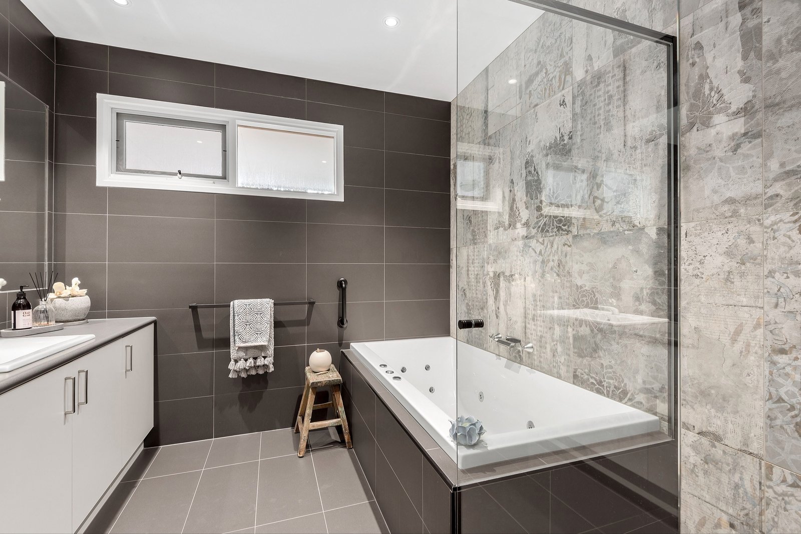 Real Estate and Property in 21-29 Ashgarth Avenue, Leopold, VIC