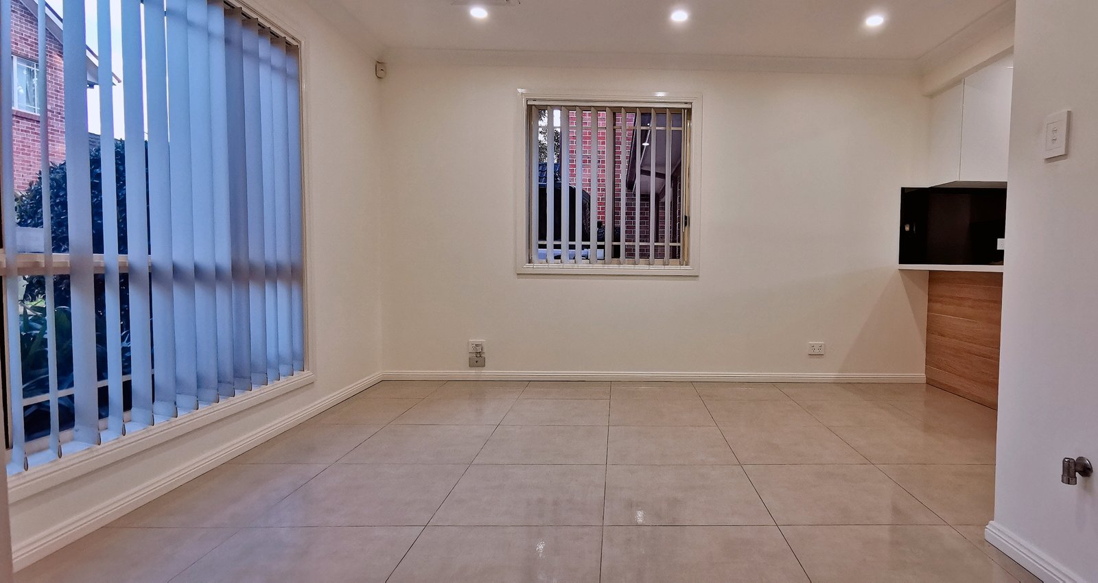 2/1-3 Mercury Street BEVERLY HILLS 3