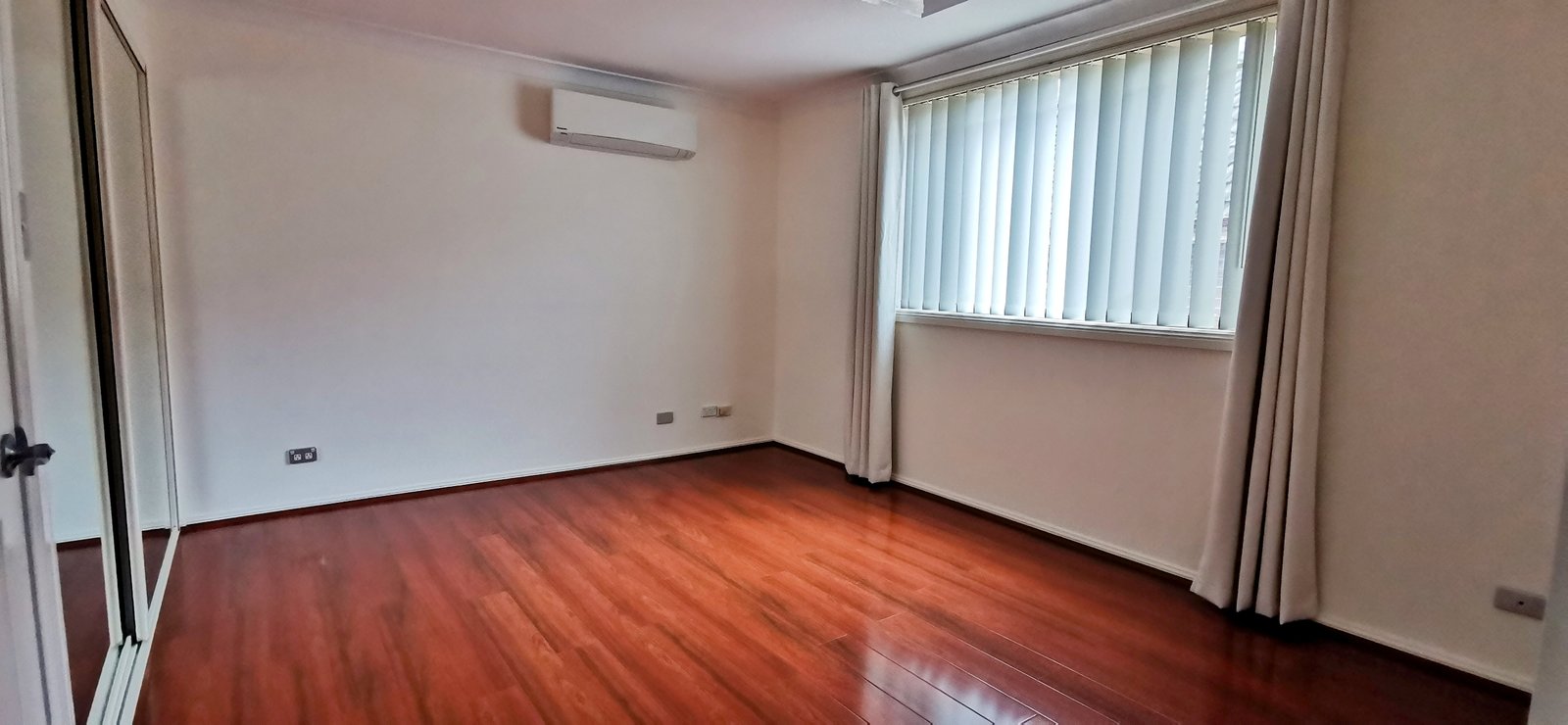 2/1-3 Mercury Street BEVERLY HILLS 4