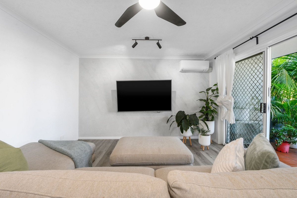 2/1-5 Tallebudgera Drive Palm Beach 4