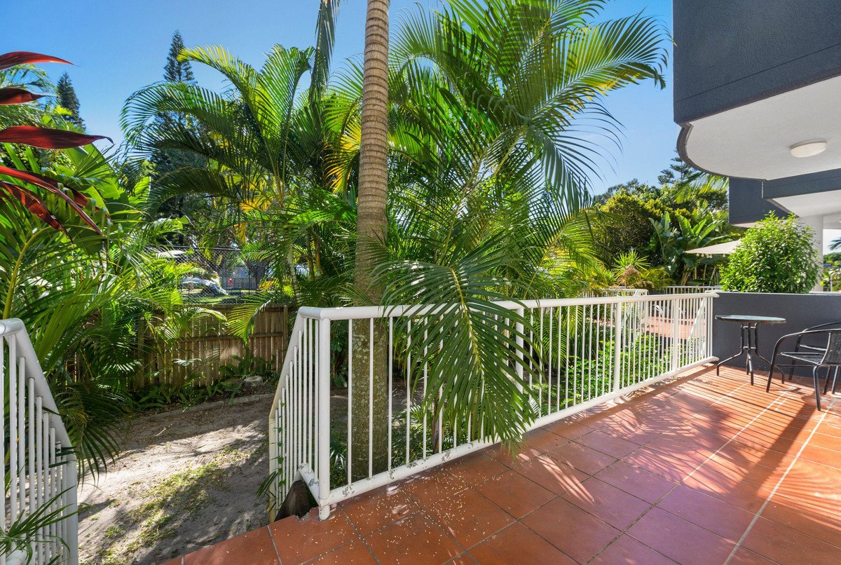 2/1-5 Tallebudgera Drive Palm Beach 13