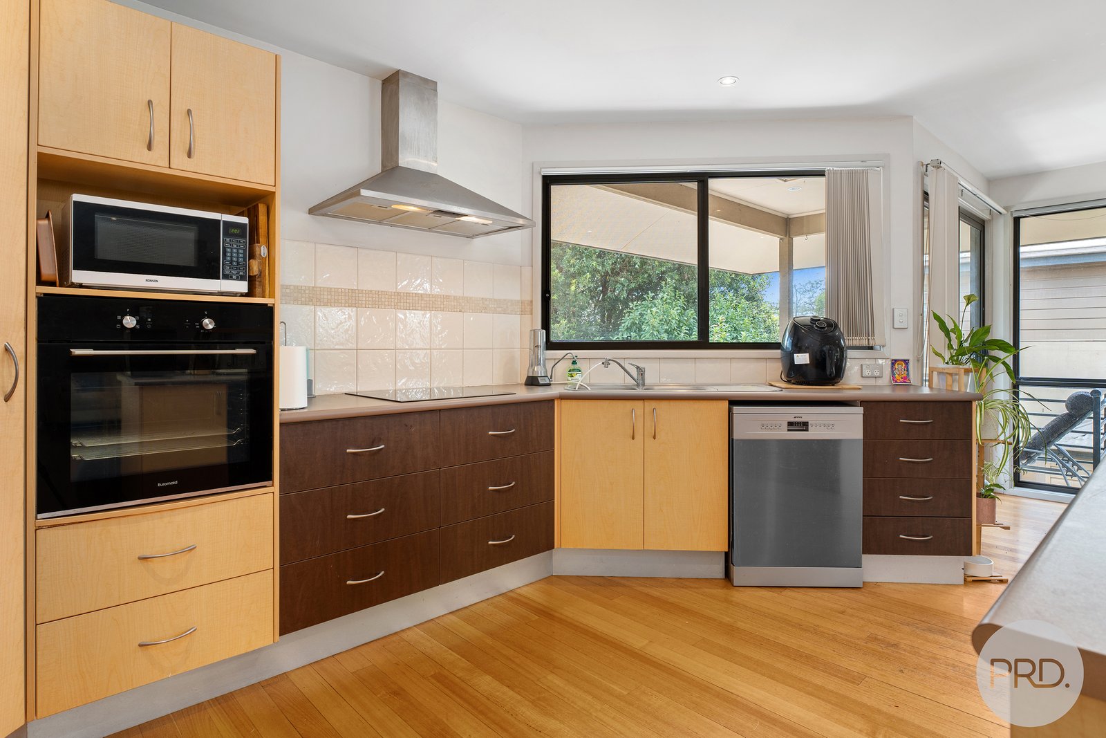21 Albacore Drive CORLETTE 8
