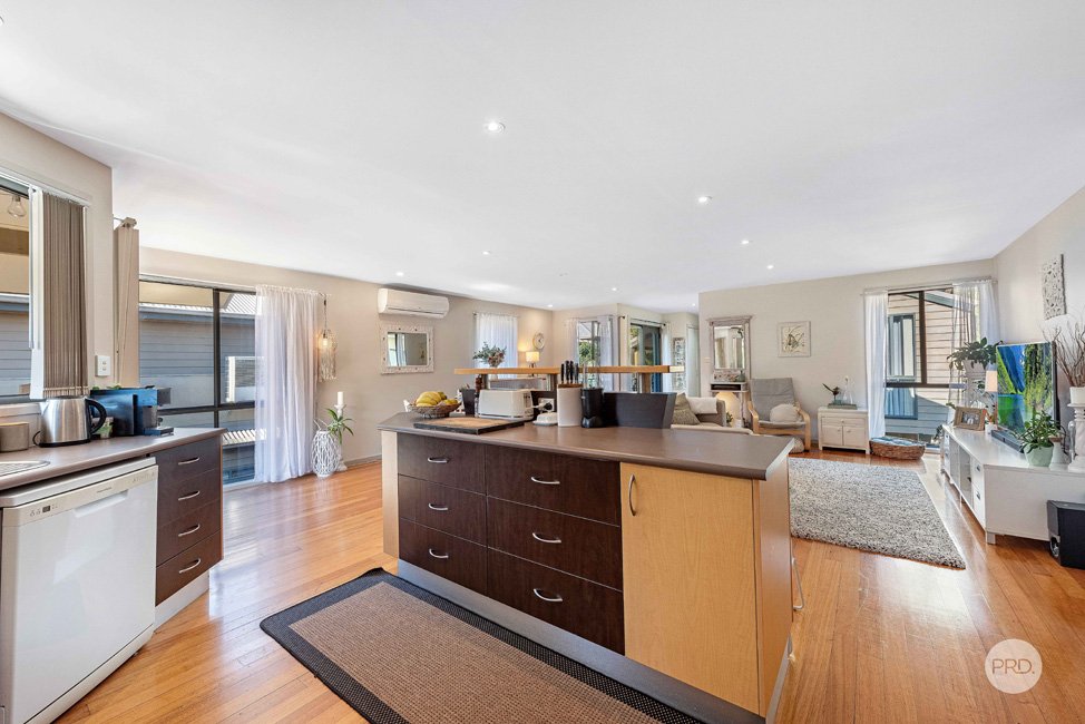 21 Albacore Drive CORLETTE 11