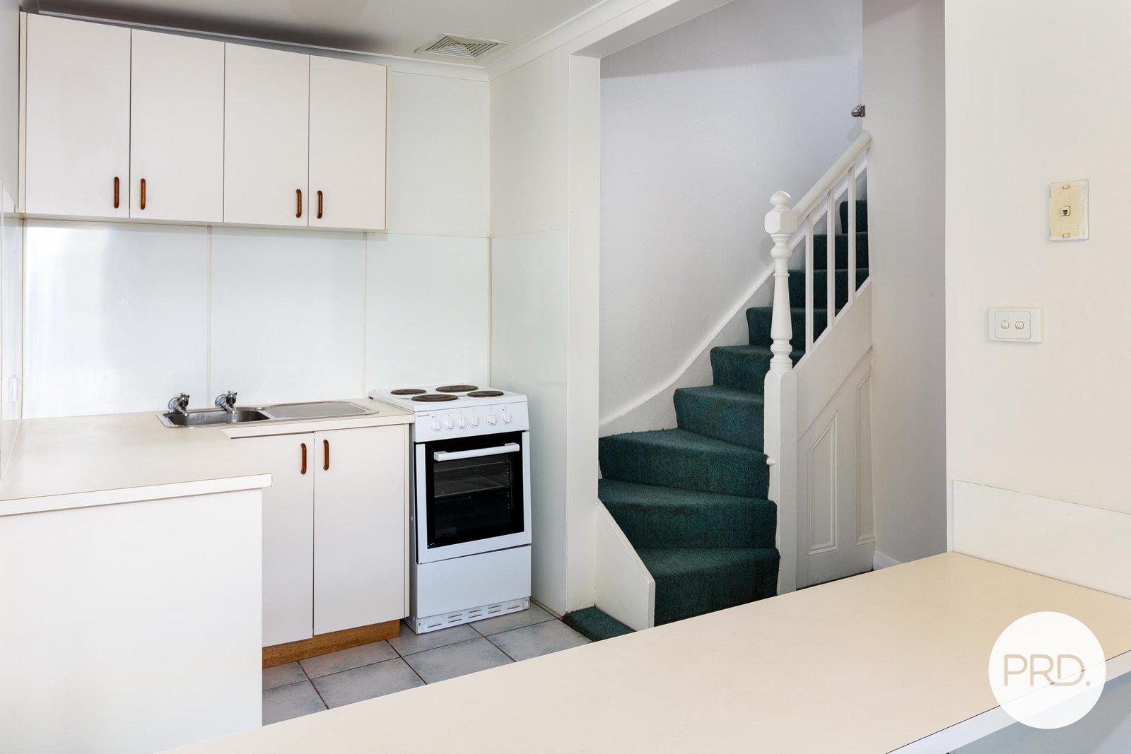 2/1 Albert Road MOONAH 4
