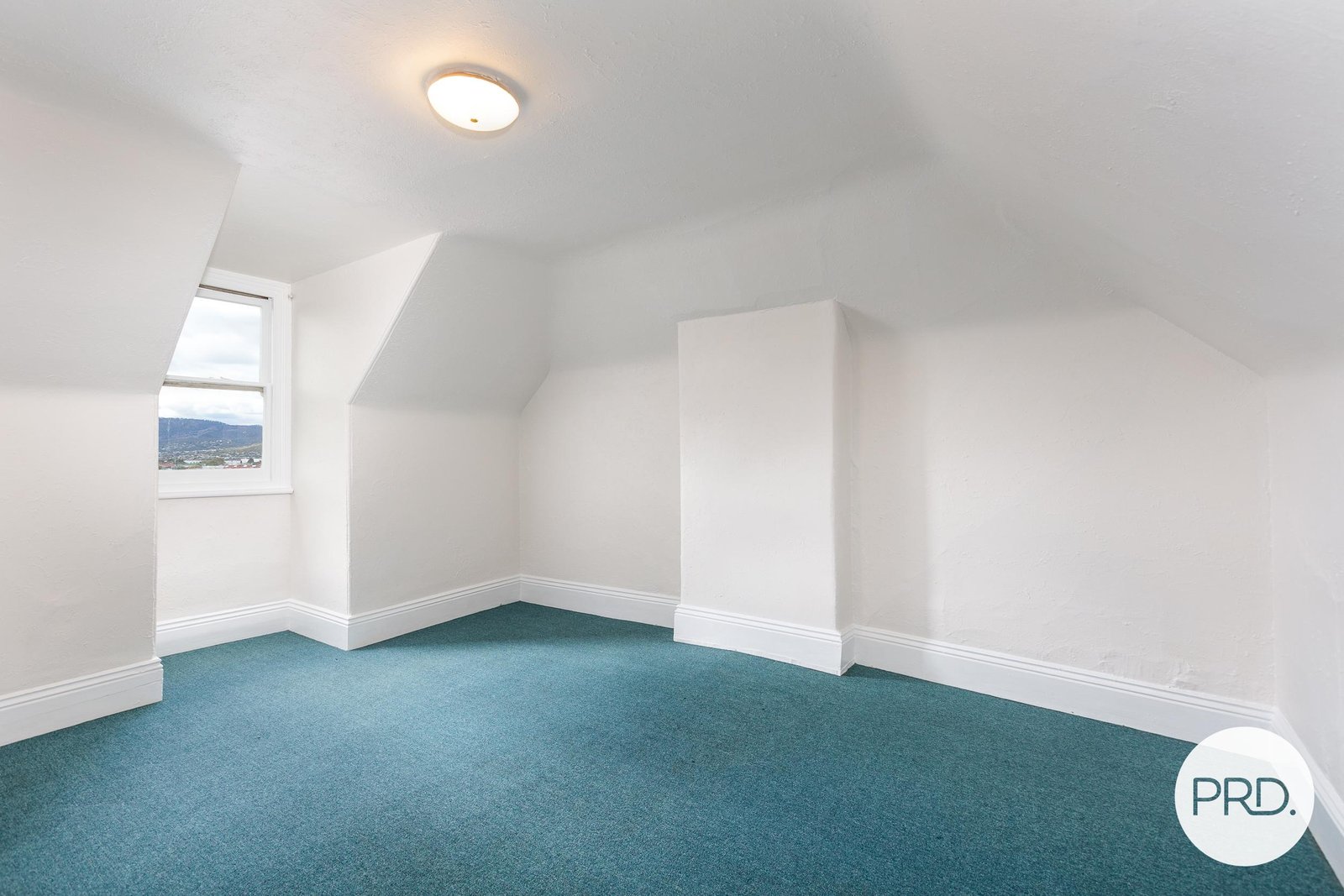 2/1 Albert Road MOONAH 6