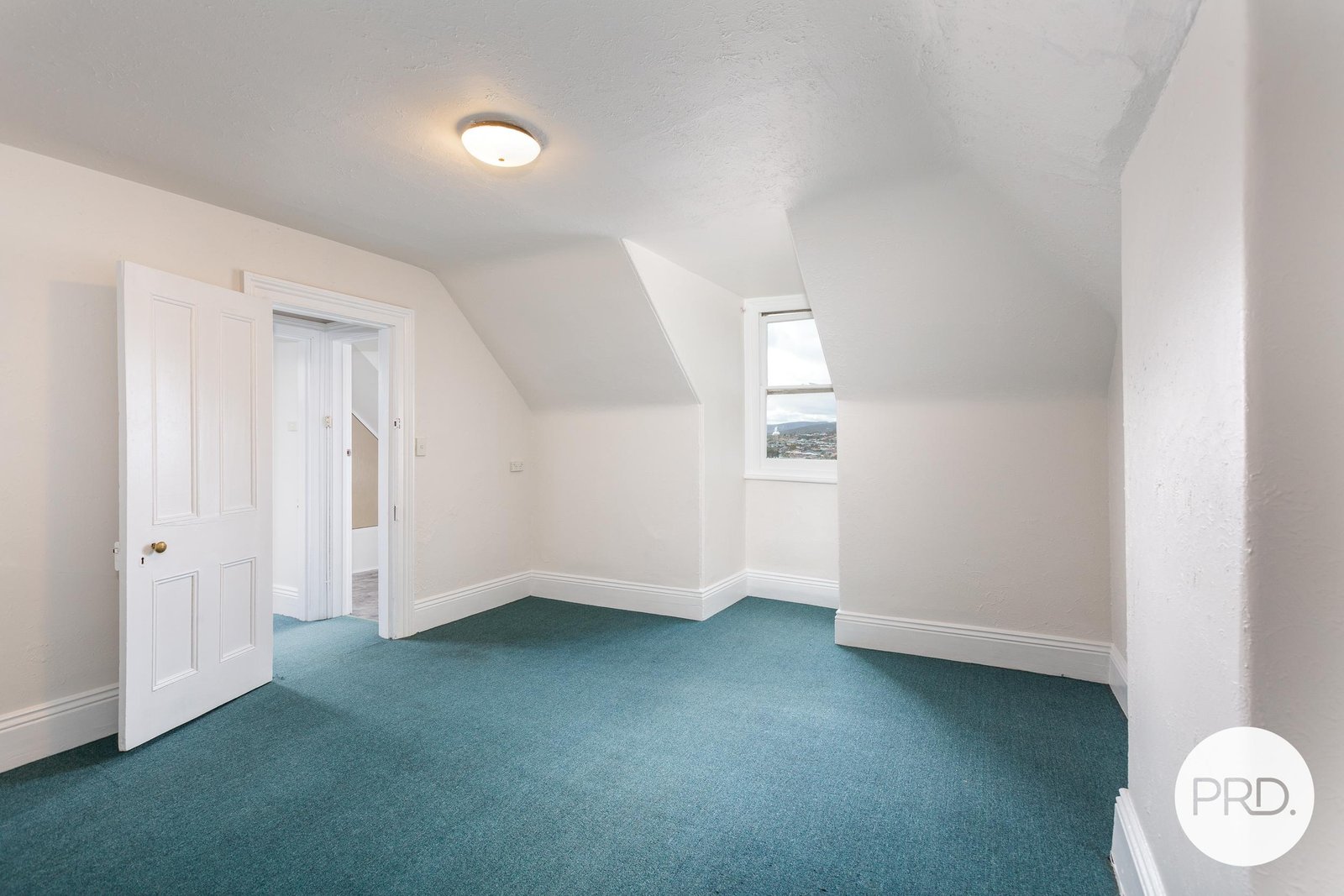 2/1 Albert Road MOONAH 7