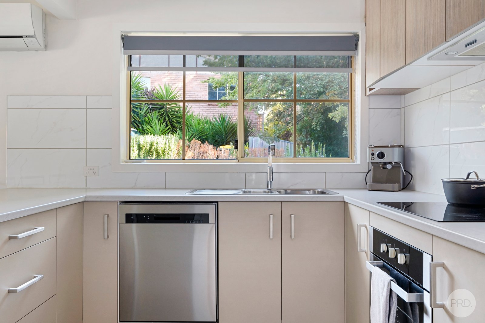 2/1 Allport Place LENAH VALLEY 5