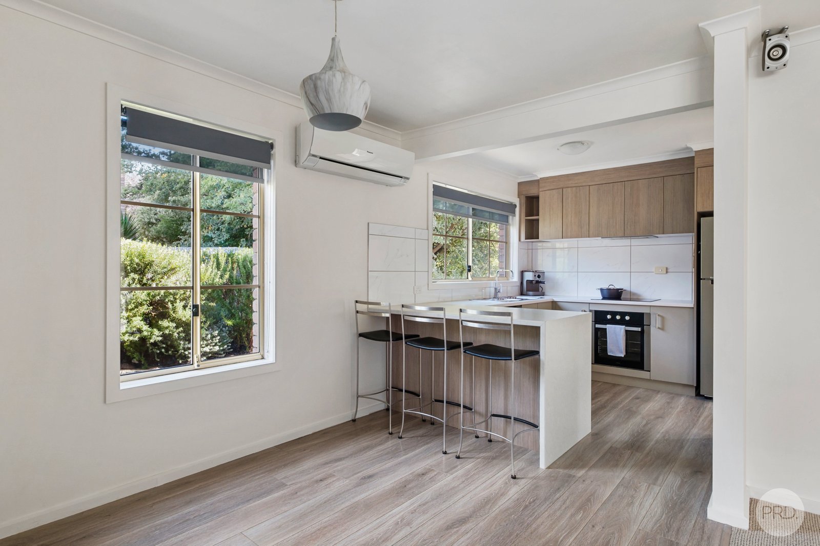 2/1 Allport Place LENAH VALLEY 6