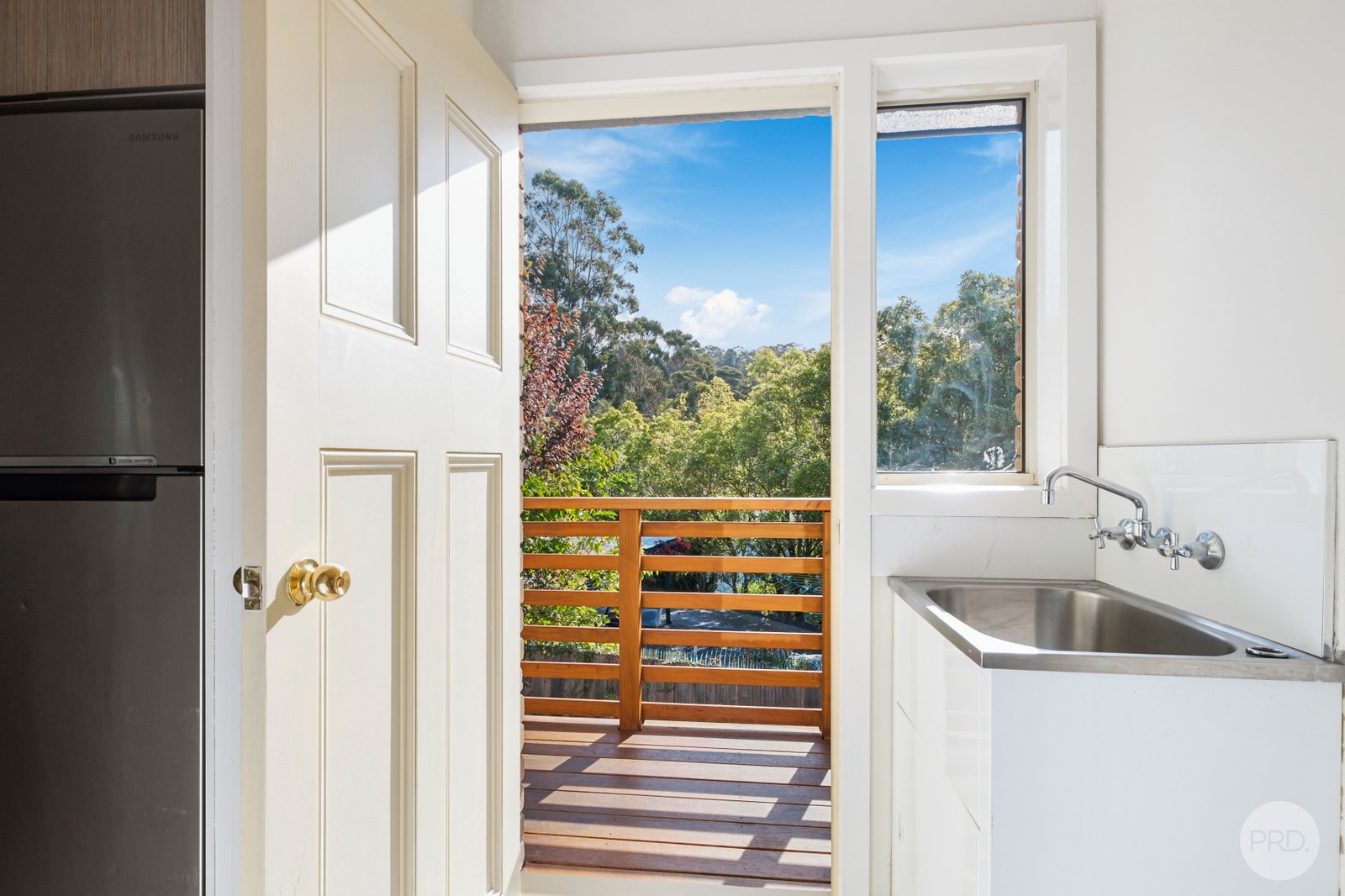 2/1 Allport Place LENAH VALLEY 16