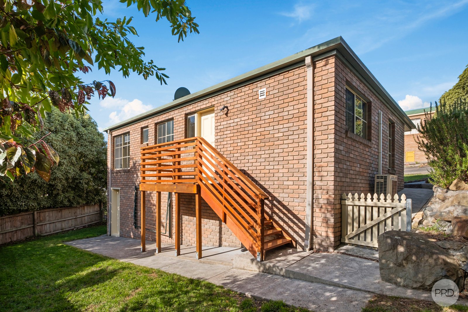 2/1 Allport Place LENAH VALLEY 18