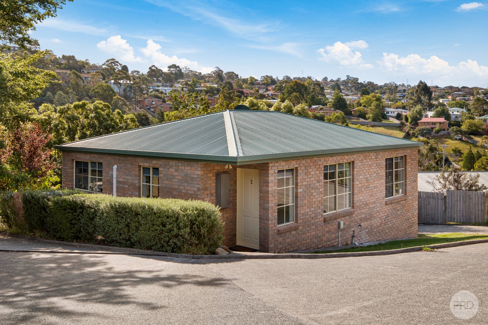 2/1 Allport Place LENAH VALLEY 20