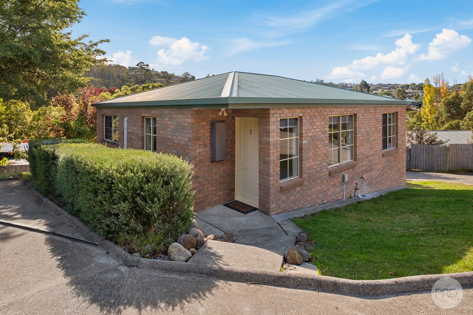 2/1 Allport Place LENAH VALLEY 22