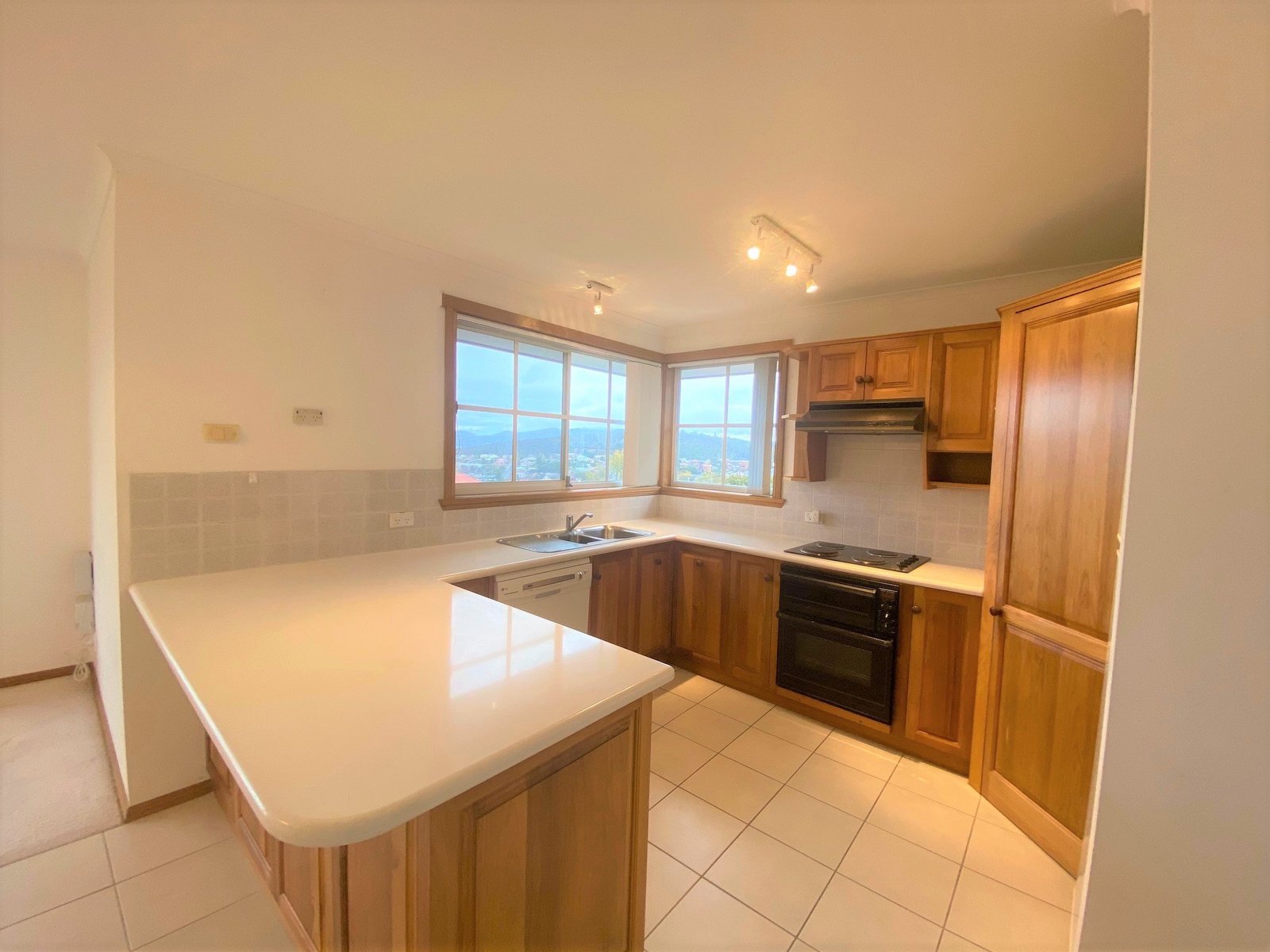 2/1 Alt na Craig Avenue MOUNT STUART 2