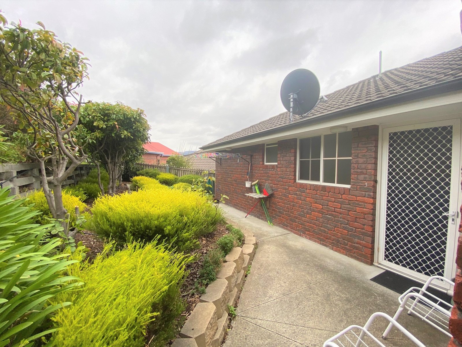 2/1 Alt na Craig Avenue MOUNT STUART 16