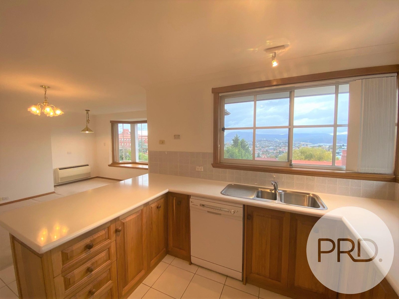 2/1 Alt na Craig Avenue MOUNT STUART 3