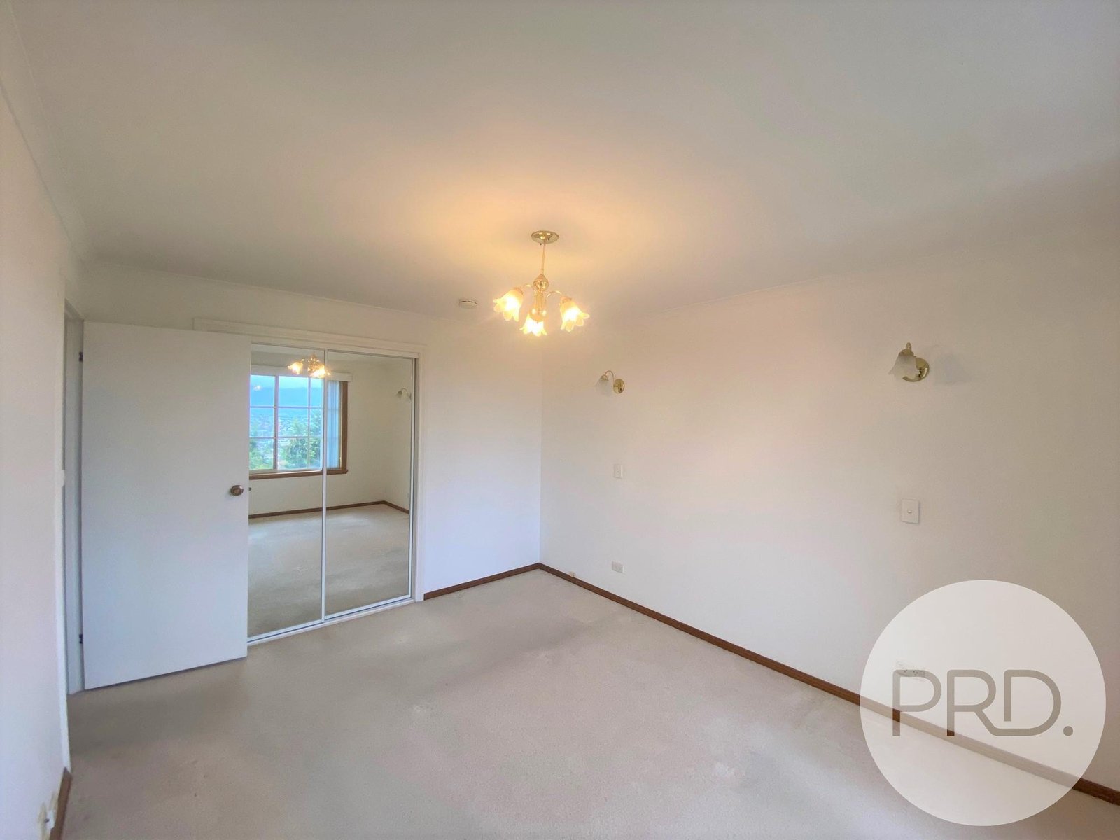 2/1 Alt na Craig Avenue MOUNT STUART 9