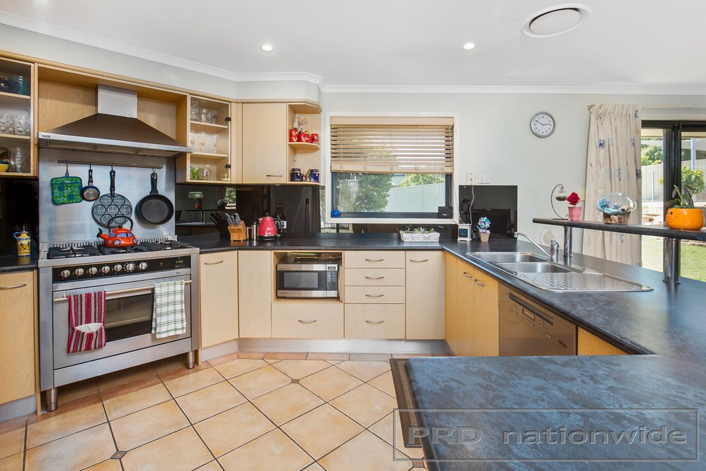 21 Amber Grove BOLWARRA HEIGHTS 3
