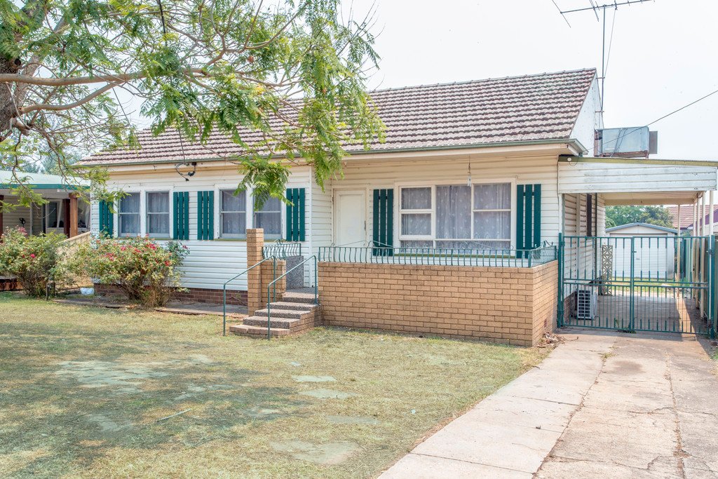 21 Anthony Crescent,  KINGSWOOD 1