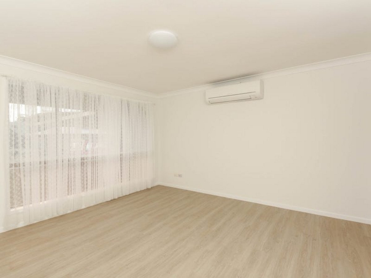 21 Anthony Drive BURLEIGH WATERS 4