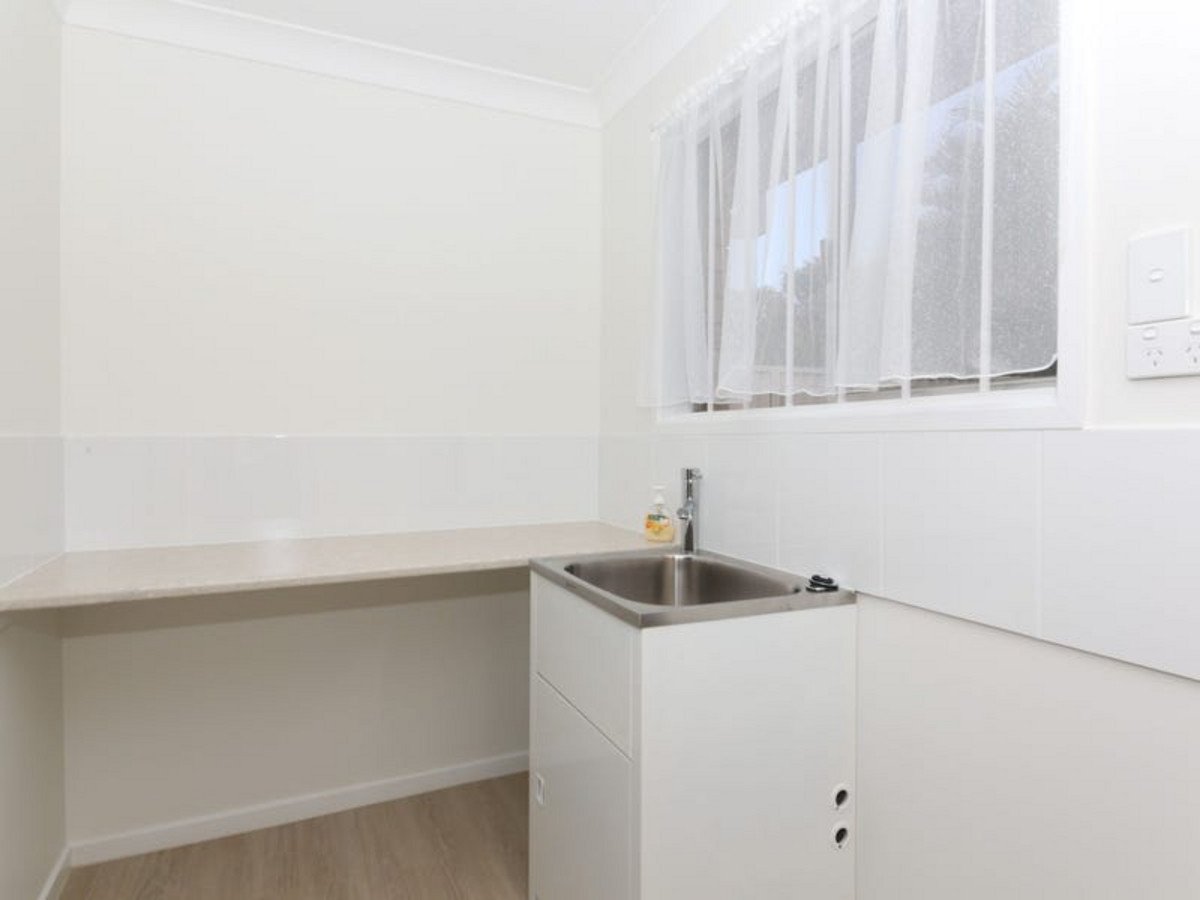 21 Anthony Drive BURLEIGH WATERS 9