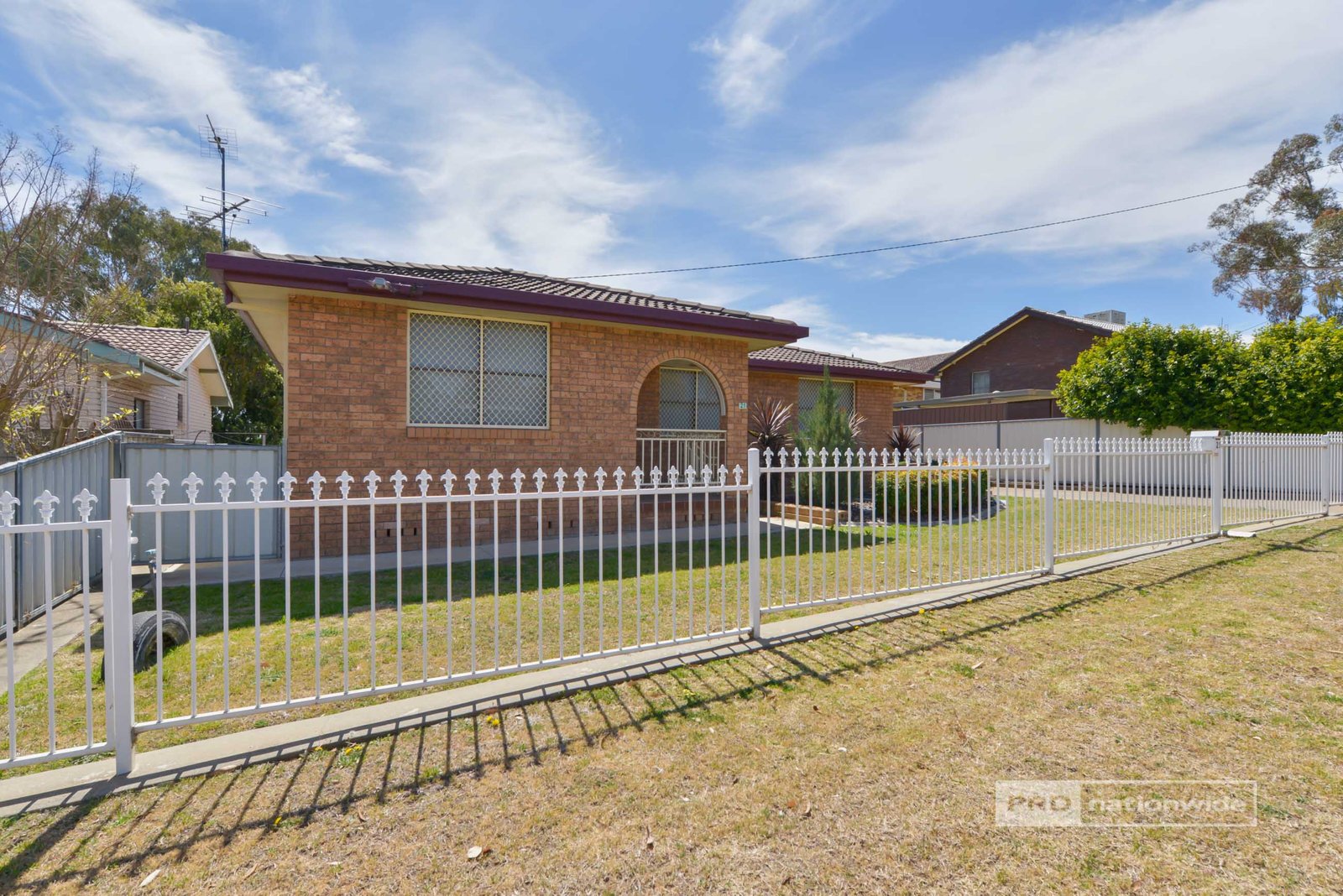 21 Arinya Street TAMWORTH 2