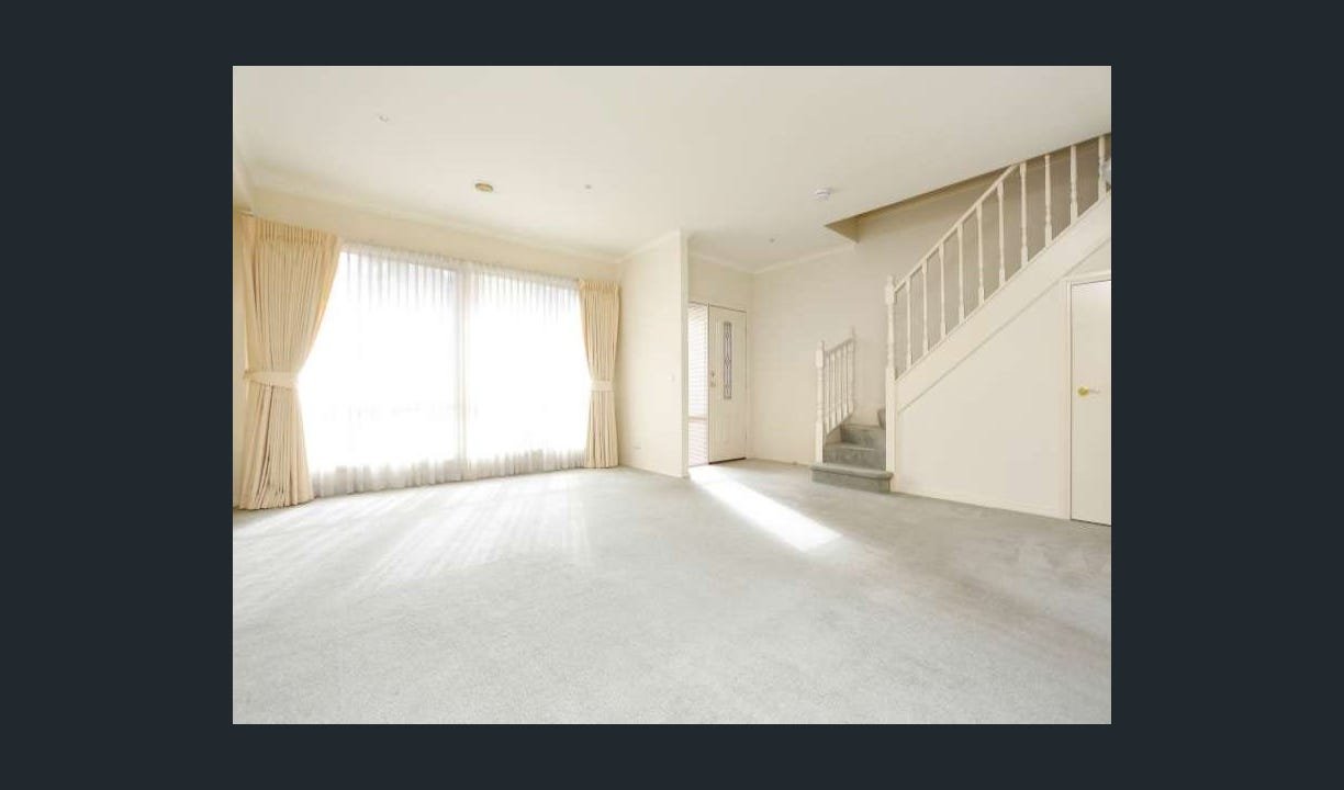 Gallery: 2/1 Ashburn Grove