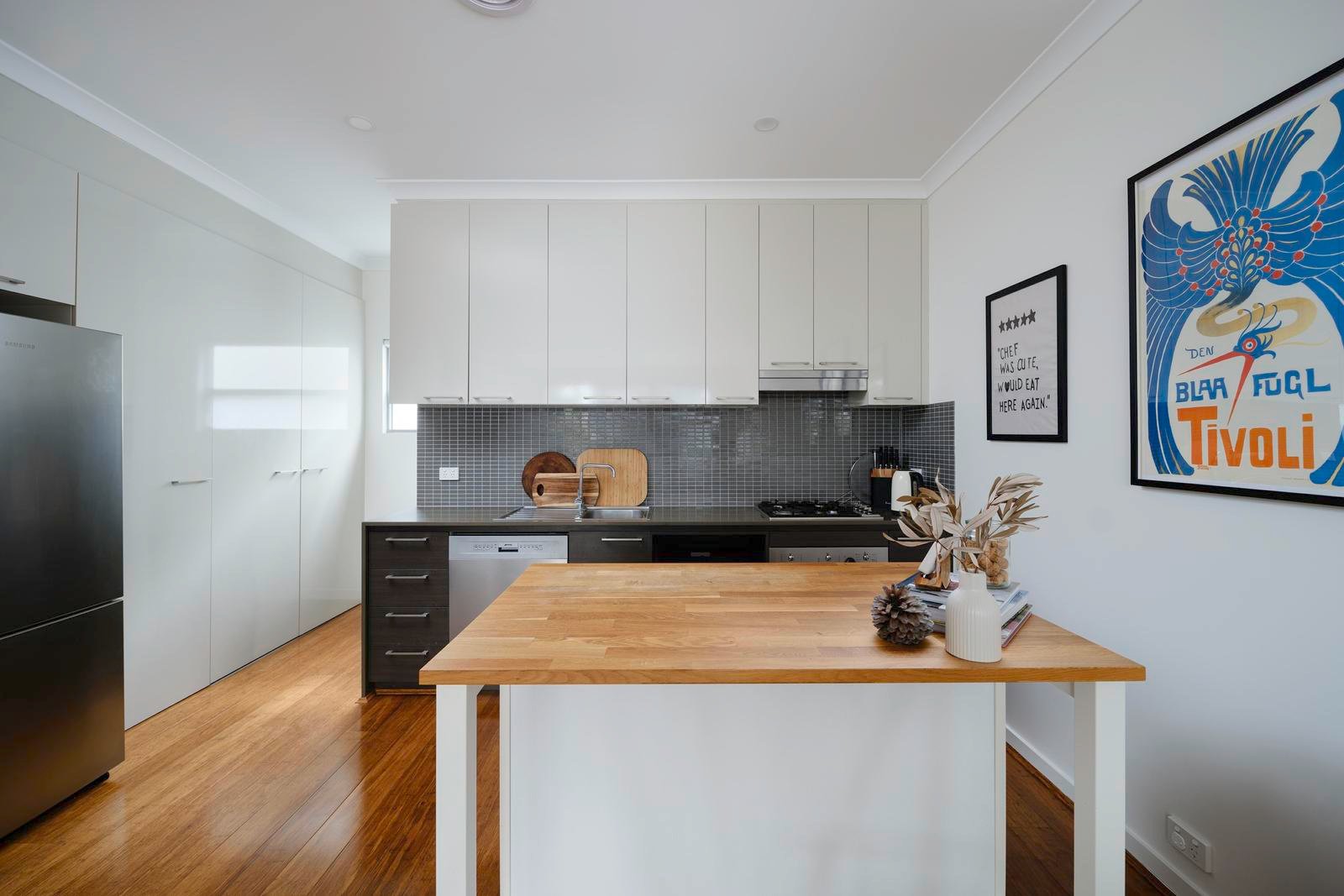 21 Aviary Grove, Thornbury VIC 3071