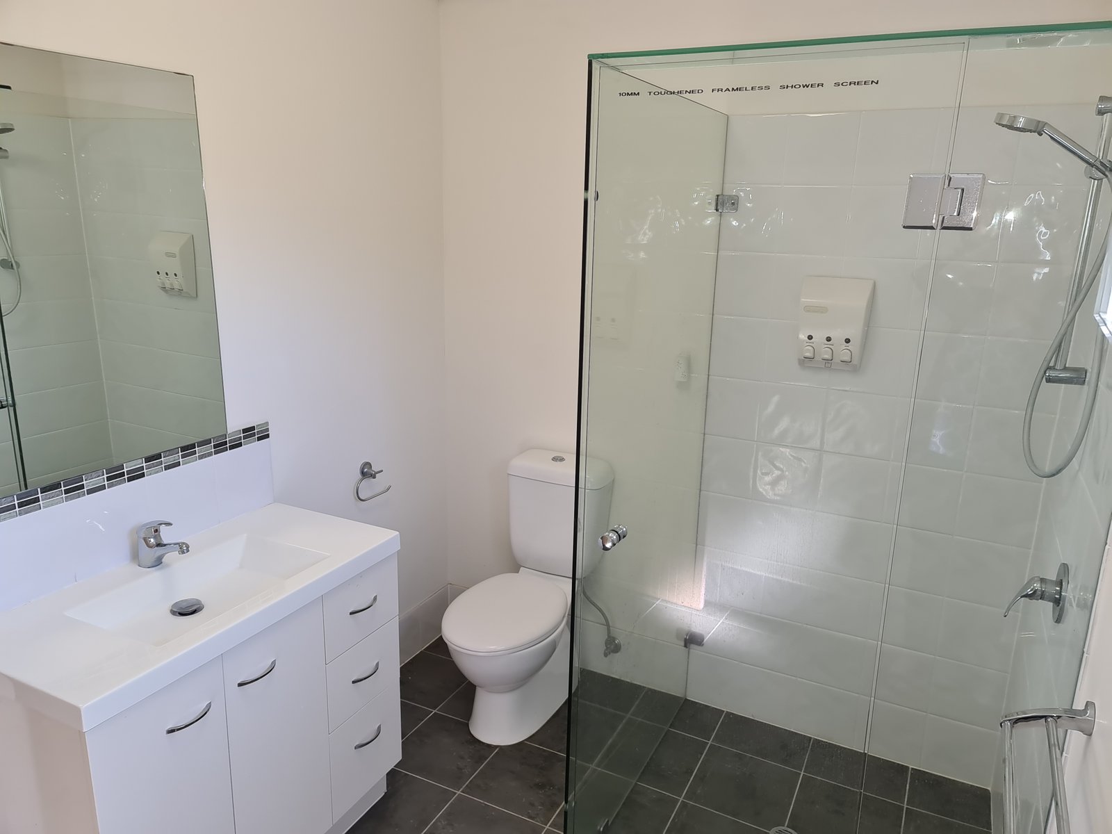 21 Awoonga Dam Road BENARABY 16