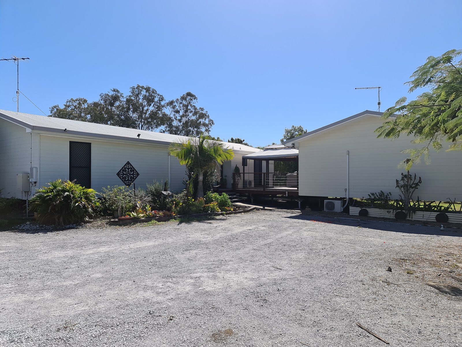 21 Awoonga Dam Road BENARABY 19