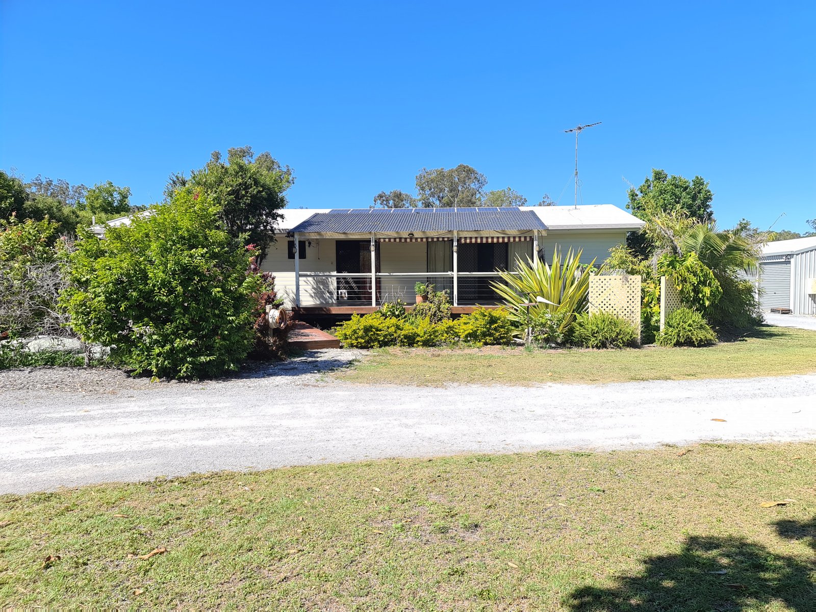 21 Awoonga Dam Road BENARABY 25