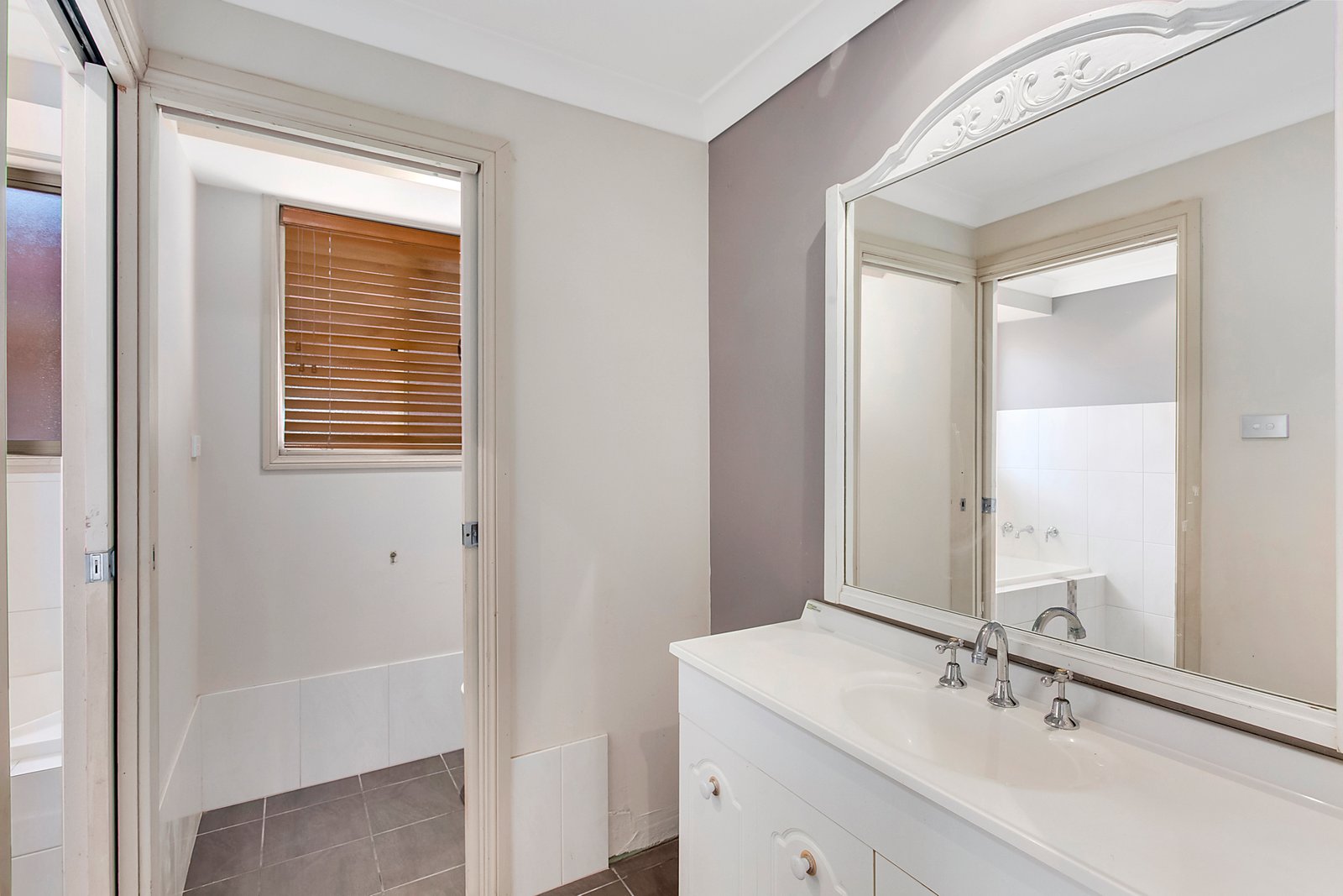 21 Babinda Avenue WEST HAVEN 11