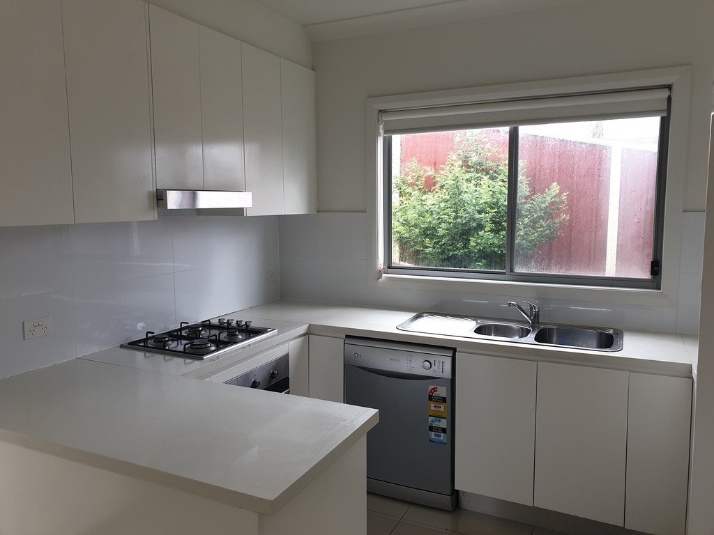 2/1 Backhouse Ln  LAKE HEIGHTS 3