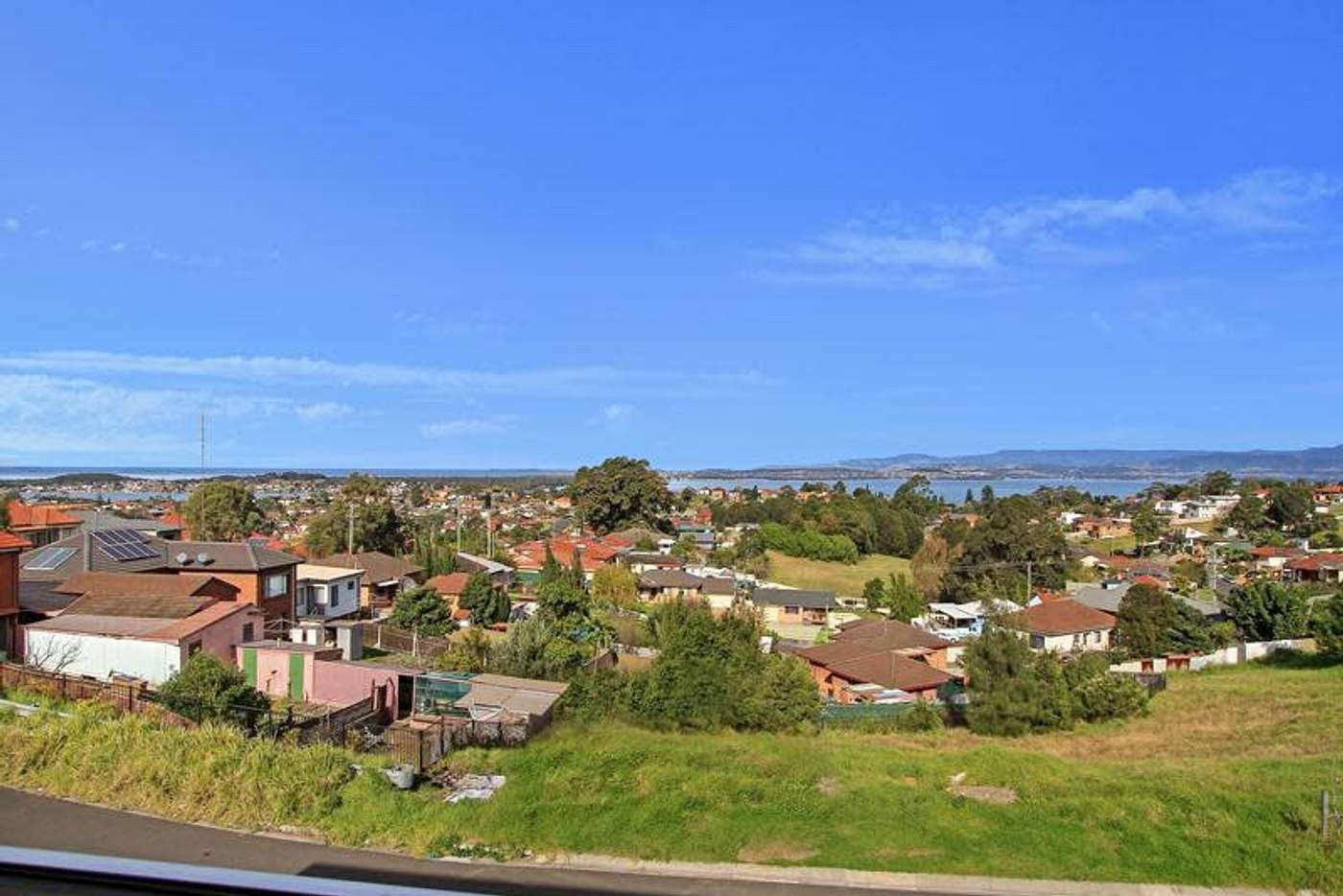 2/1 Backhouse Ln  LAKE HEIGHTS 7