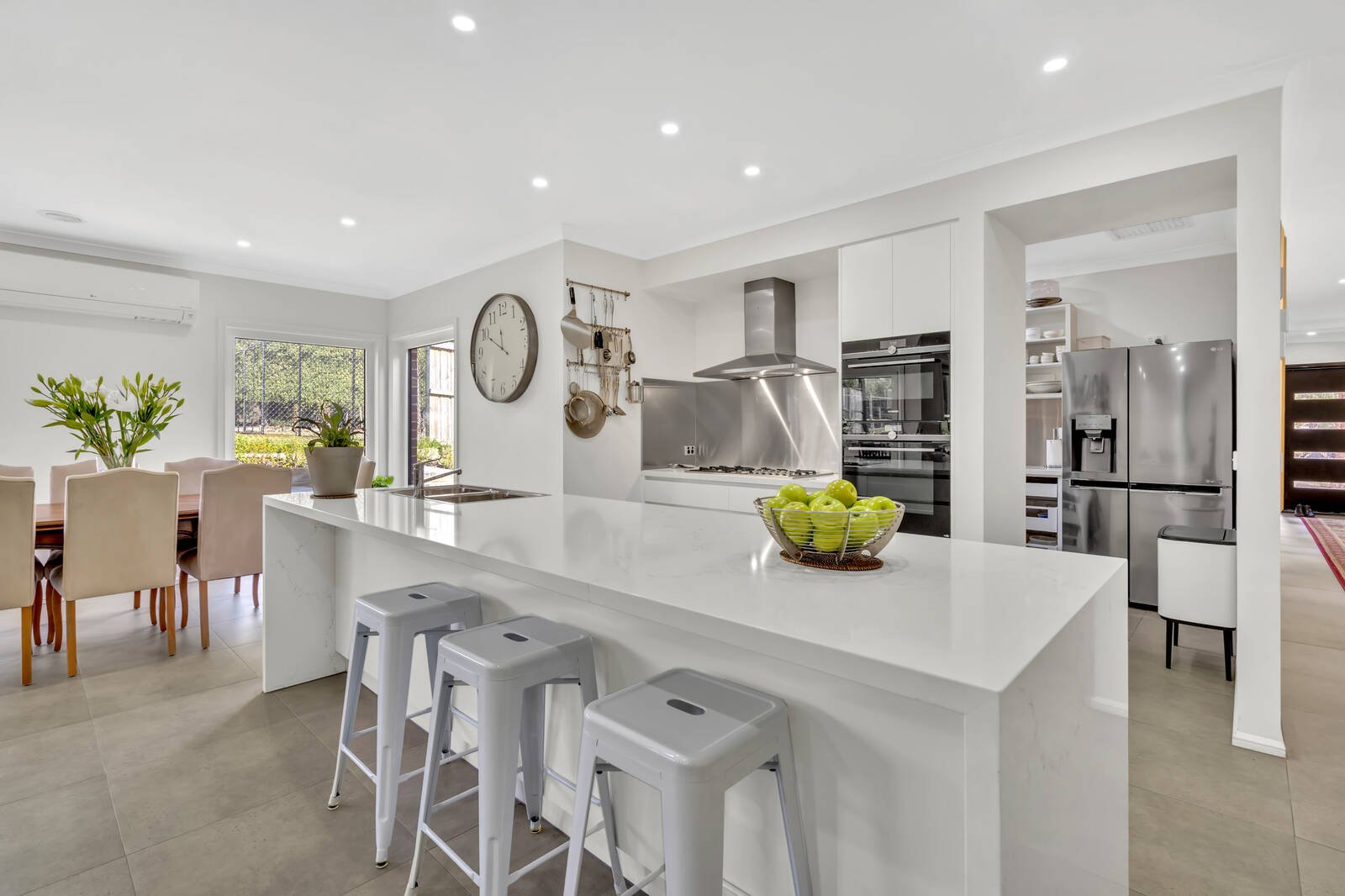 Real Estate and Property in 21 Ballymoyer Mews, Woodend, VIC