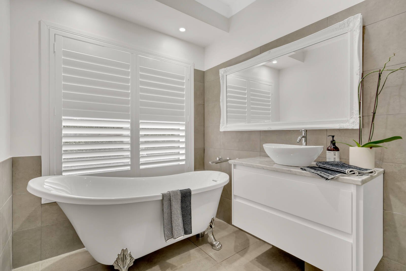 Real Estate and Property in 21 Ballymoyer Mews, Woodend, VIC