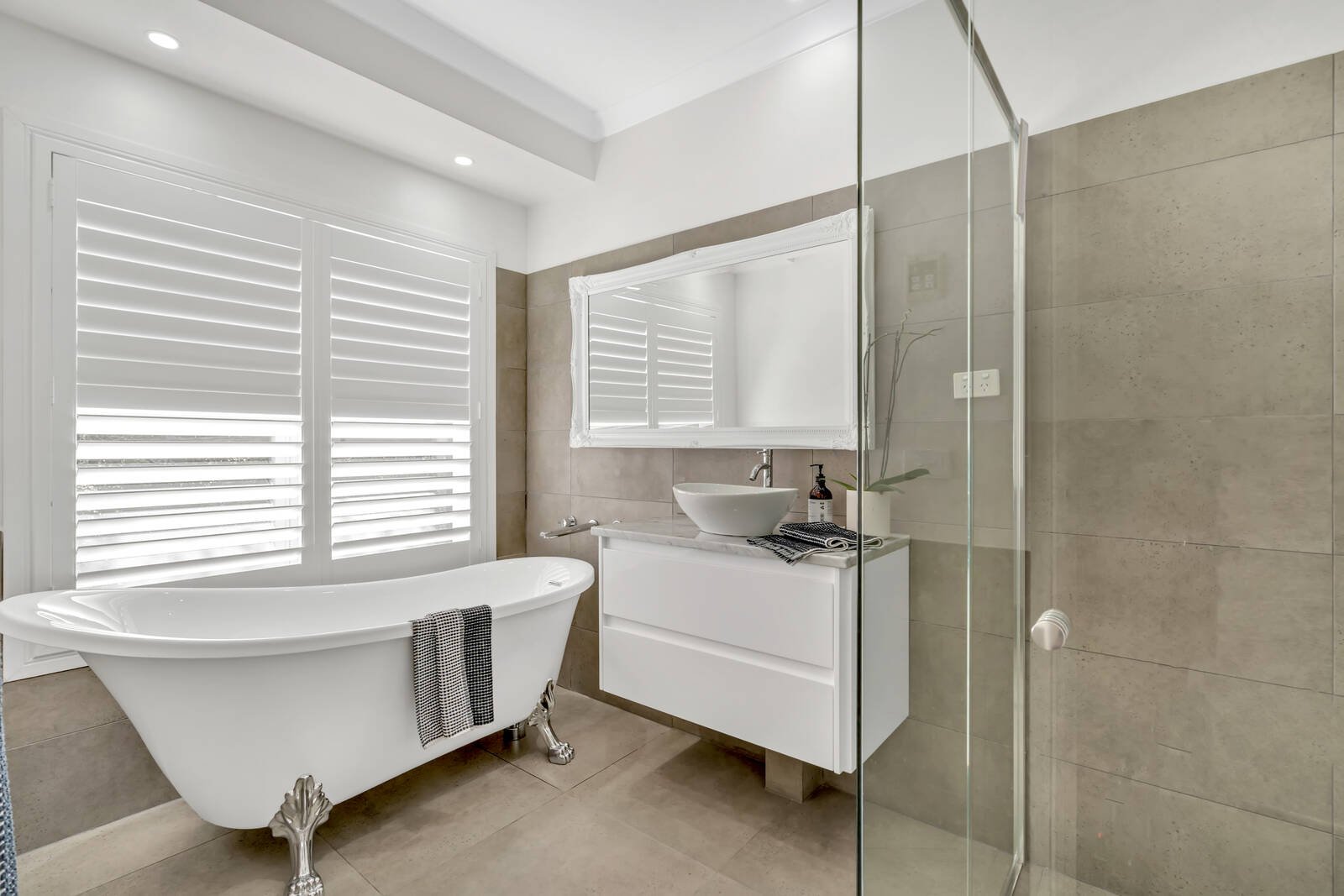 Real Estate and Property in 21 Ballymoyer Mews, Woodend, VIC