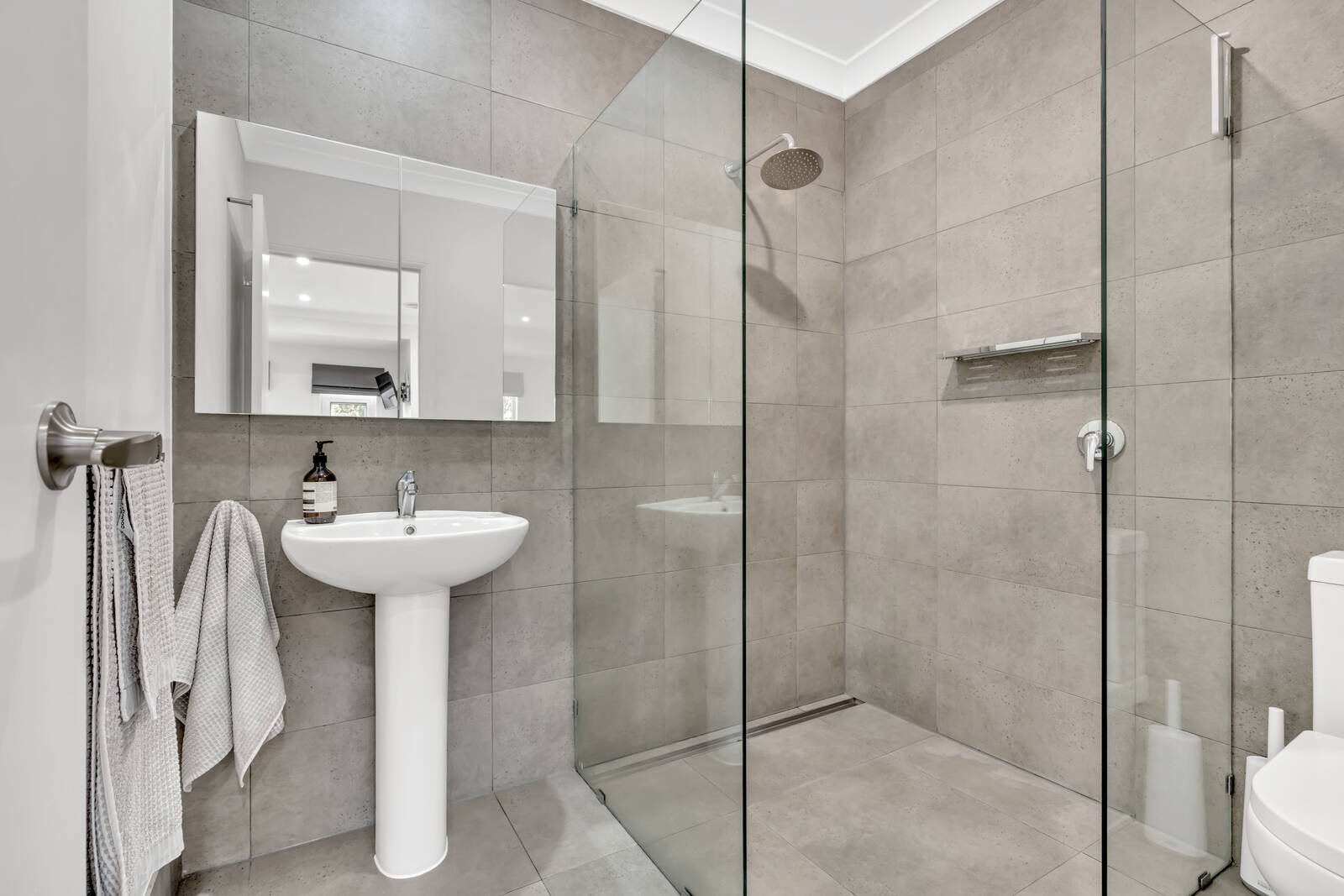 Real Estate and Property in 21 Ballymoyer Mews, Woodend, VIC