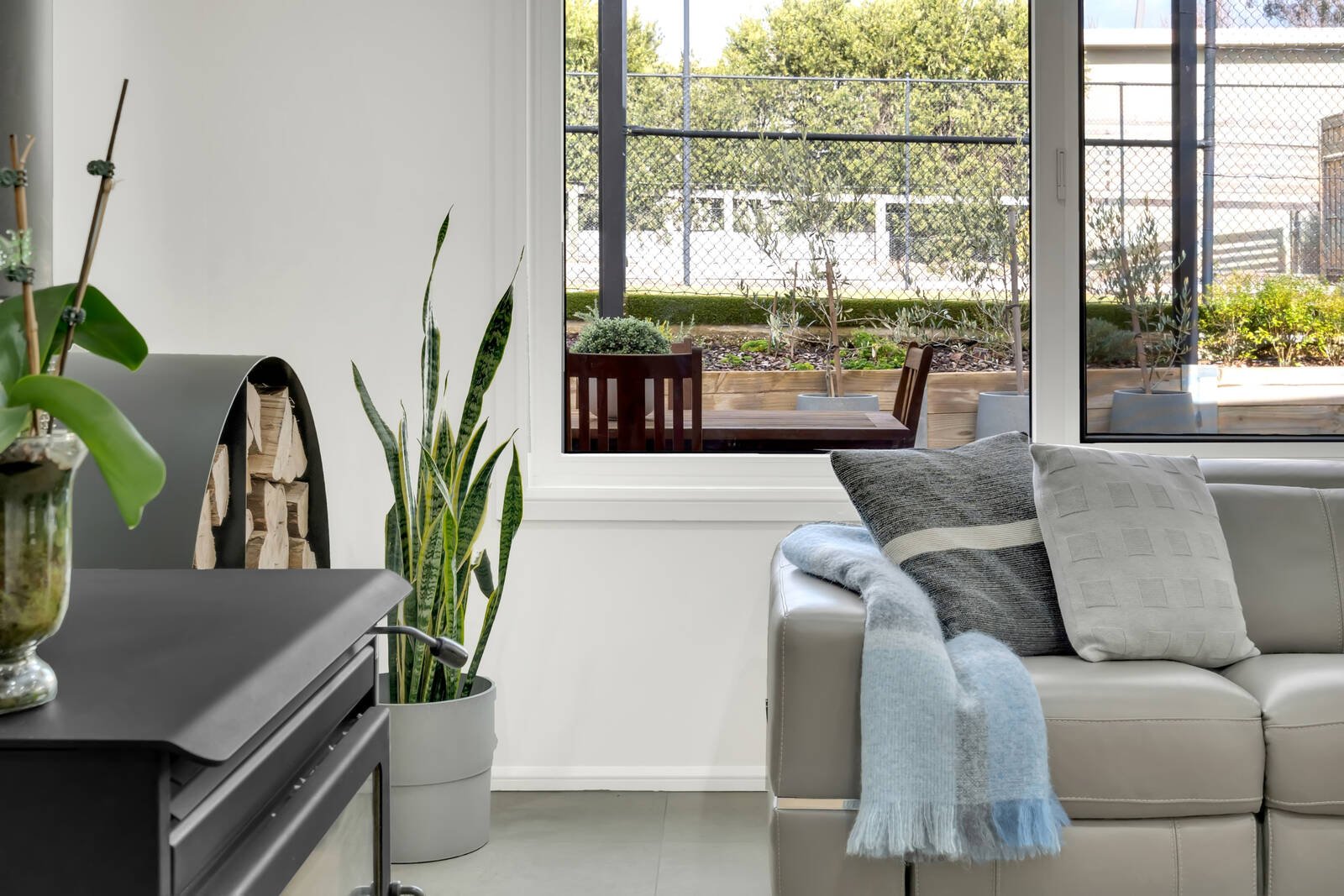 Real Estate and Property in 21 Ballymoyer Mews, Woodend, VIC