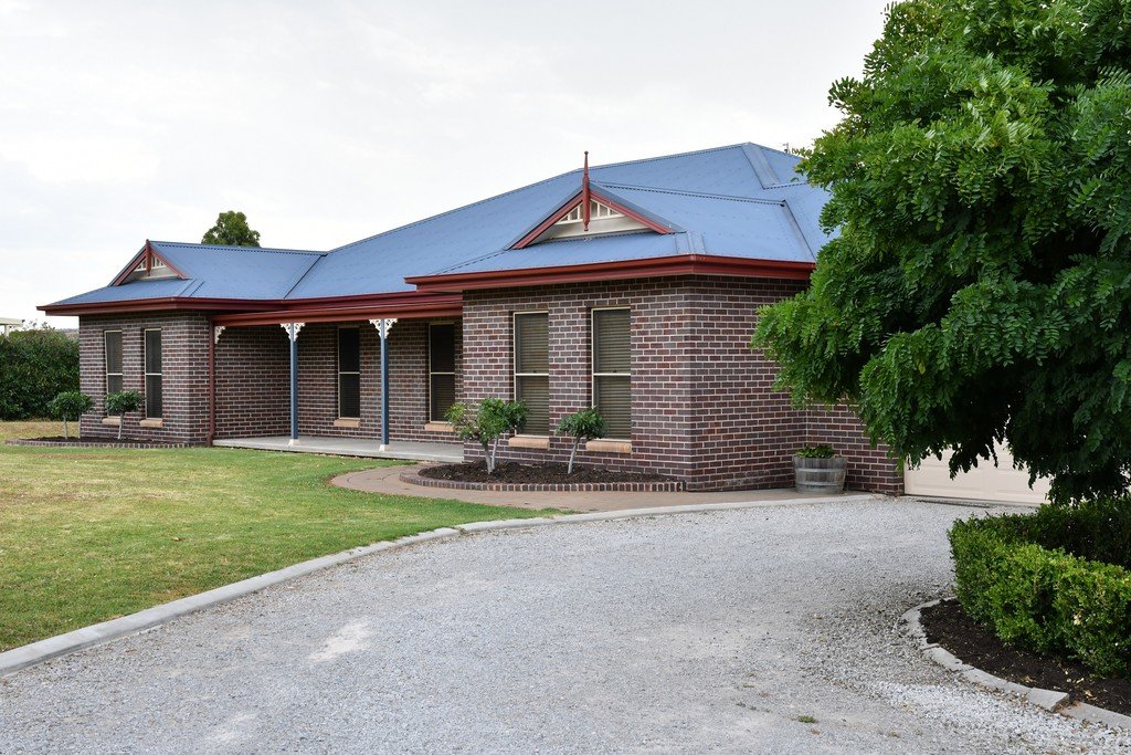 21 Barrington Drive TAMWORTH 1