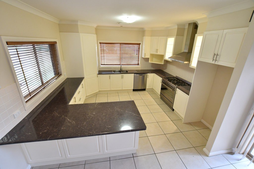 21 Barrington Drive TAMWORTH 6