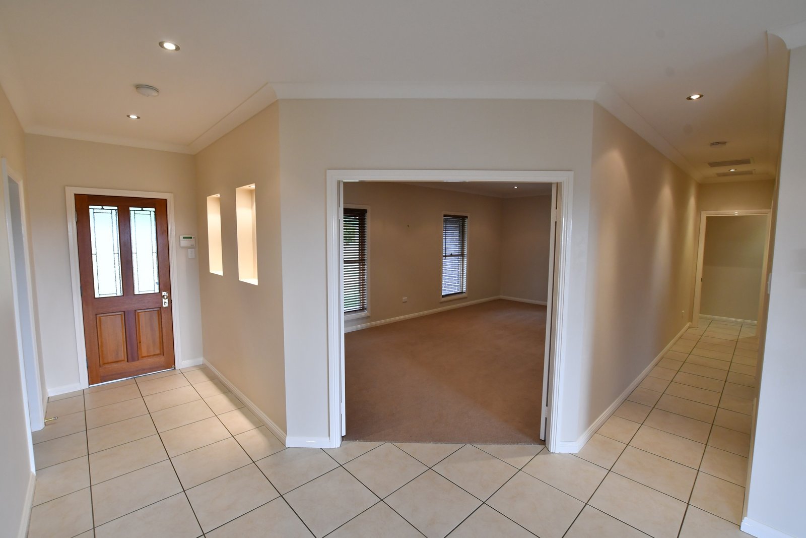 21 Barrington Drive TAMWORTH 18