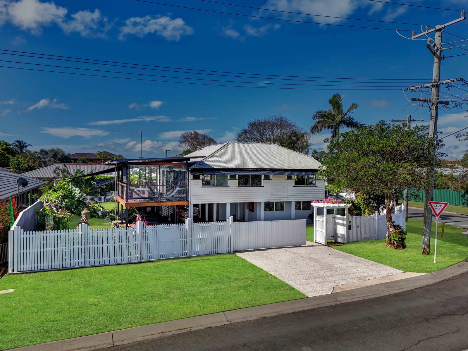 21 BAY Street REDLAND BAY 4