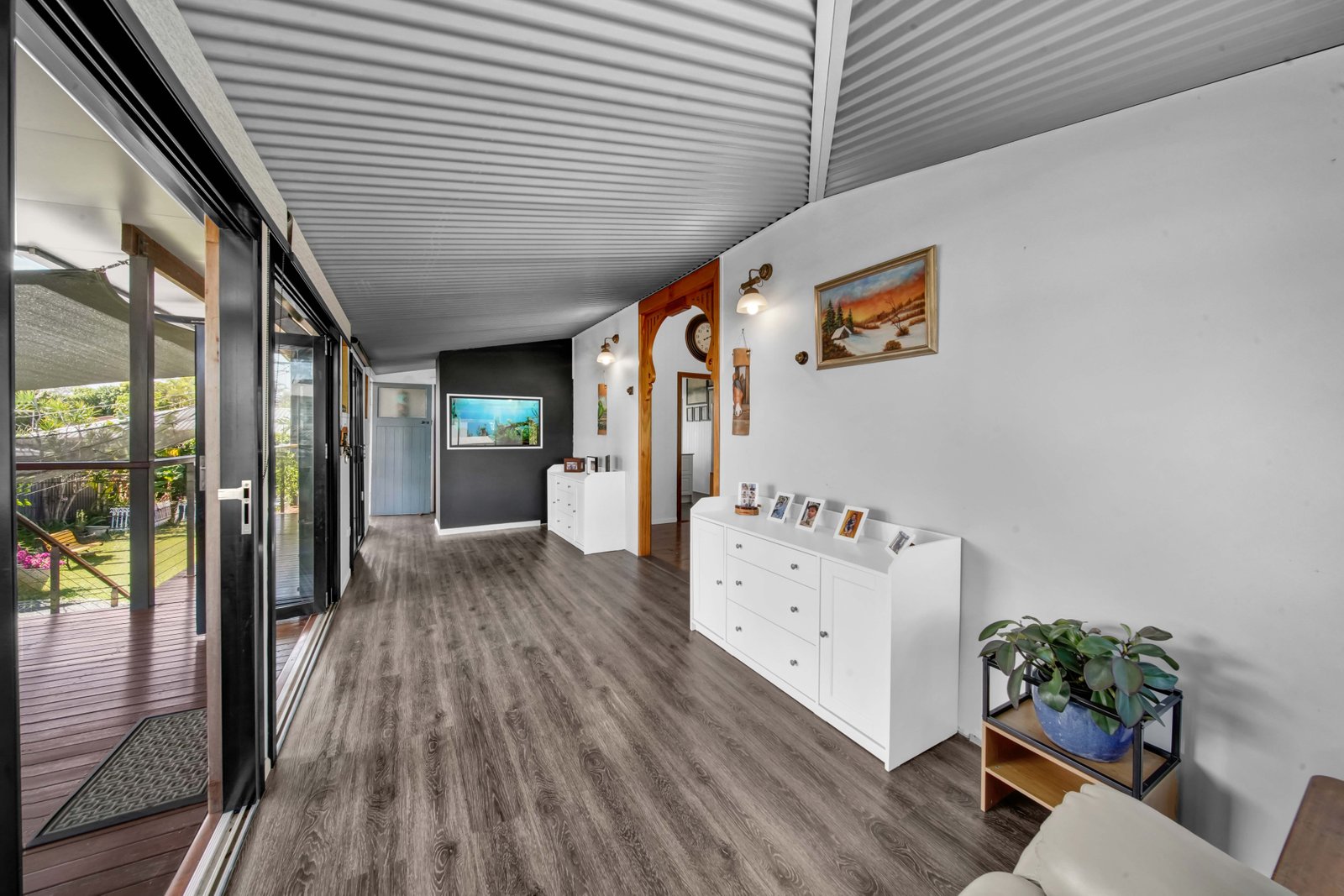 21 BAY Street REDLAND BAY 26