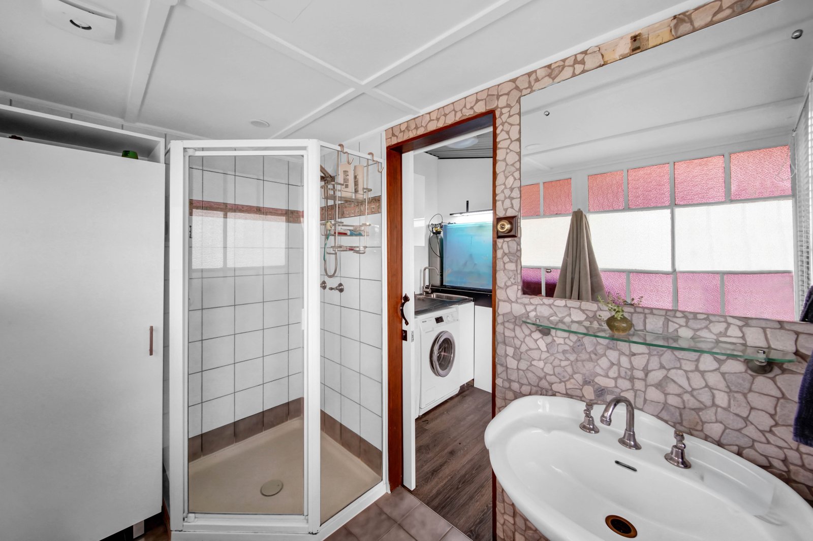 21 BAY Street REDLAND BAY 33