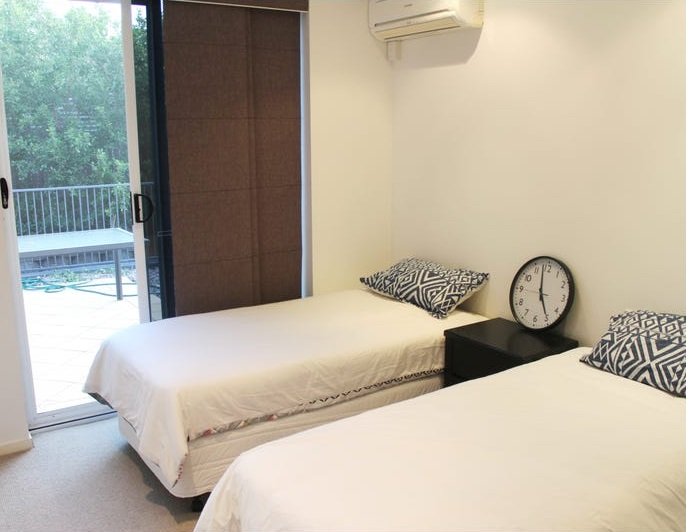 2/1 BEACH Avenue TANNUM SANDS 6