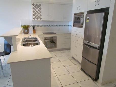 2/1 BEACH Avenue TANNUM SANDS 3