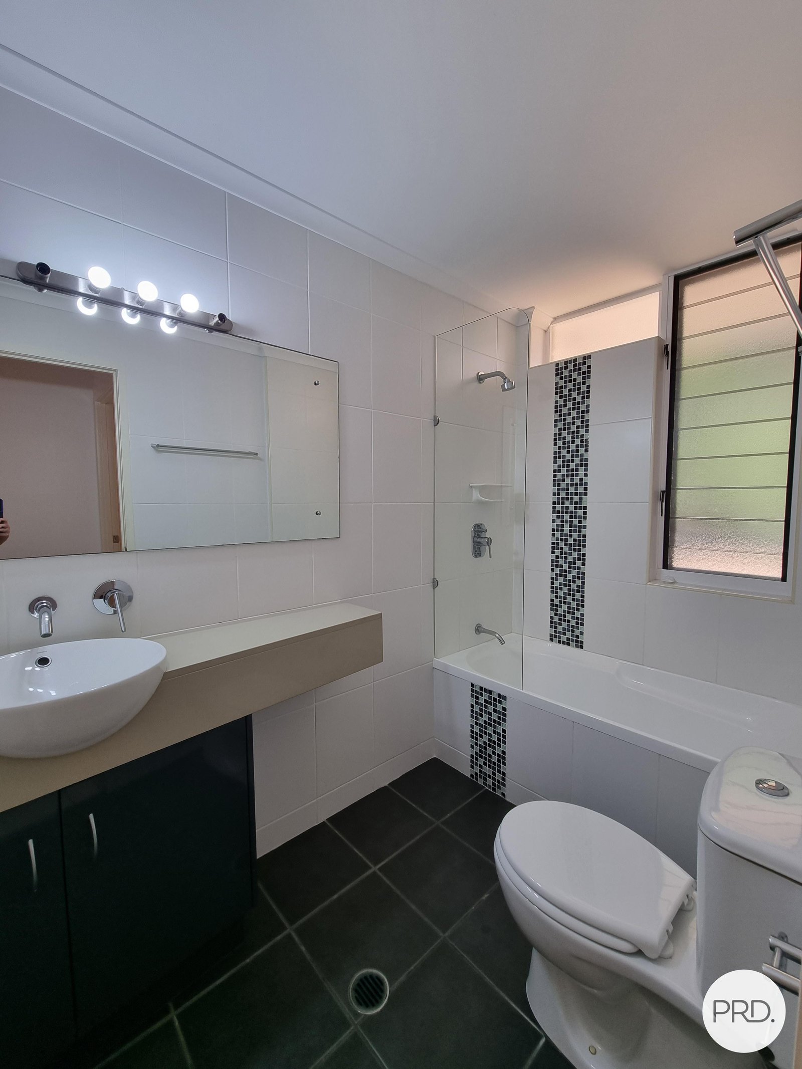 2/1 BEACH Avenue TANNUM SANDS 7