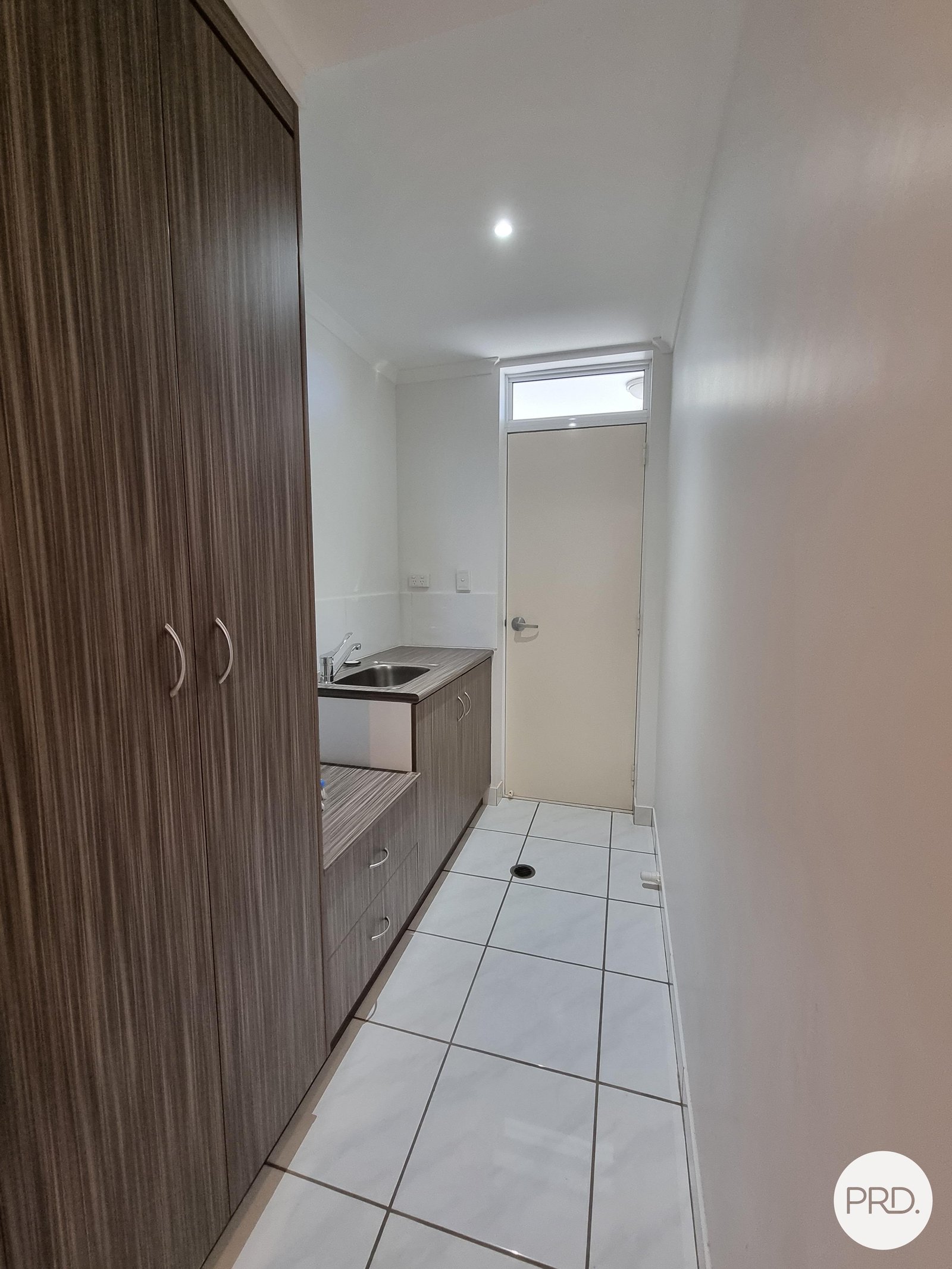 2/1 BEACH Avenue TANNUM SANDS 11