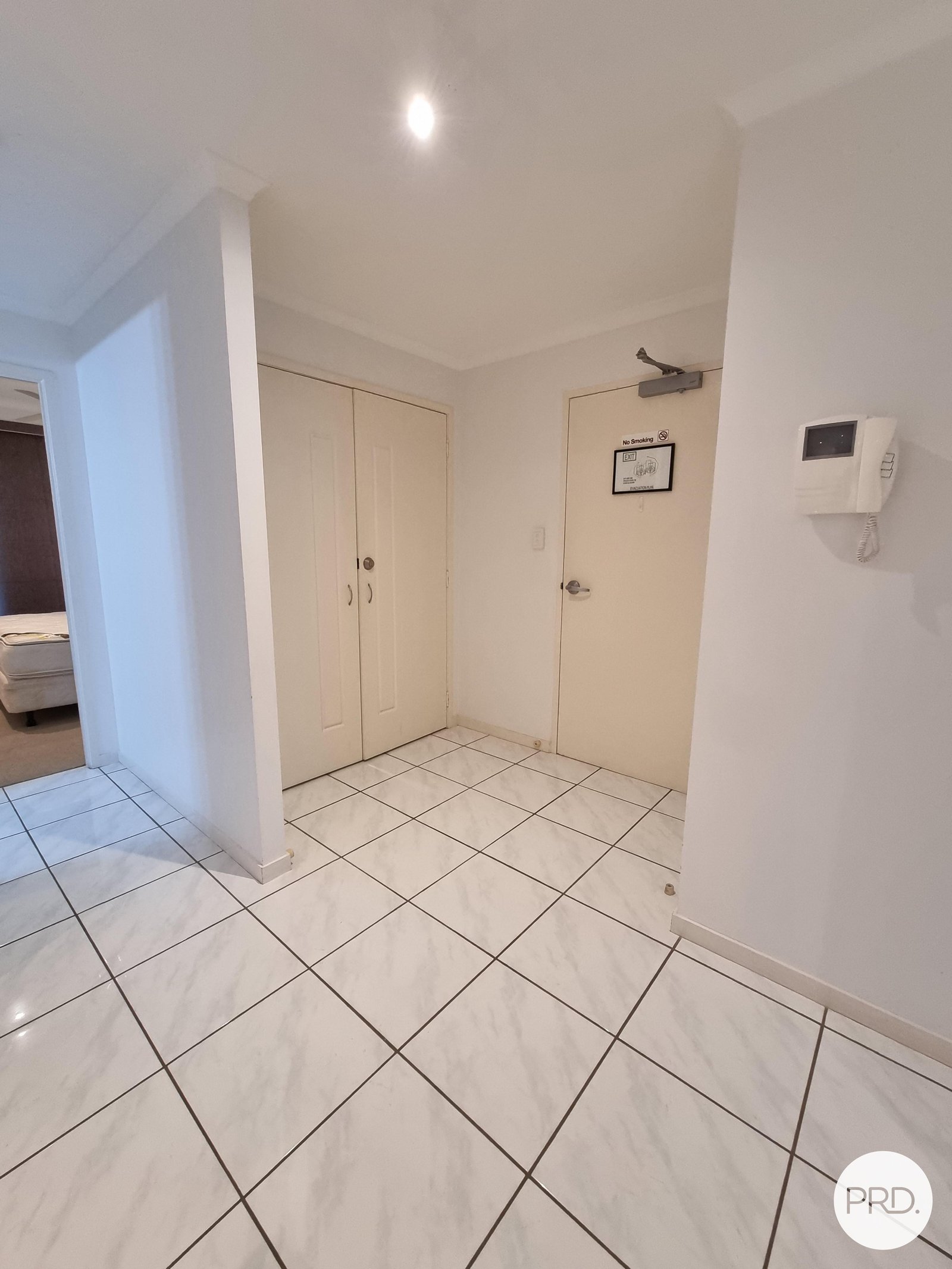 2/1 BEACH Avenue TANNUM SANDS 12